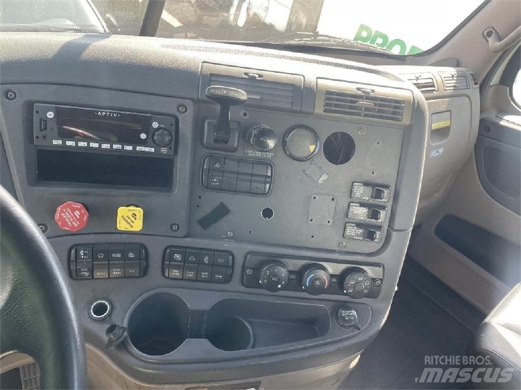 Freightliner CA113 Conventional Trucks / Tractor Trucks