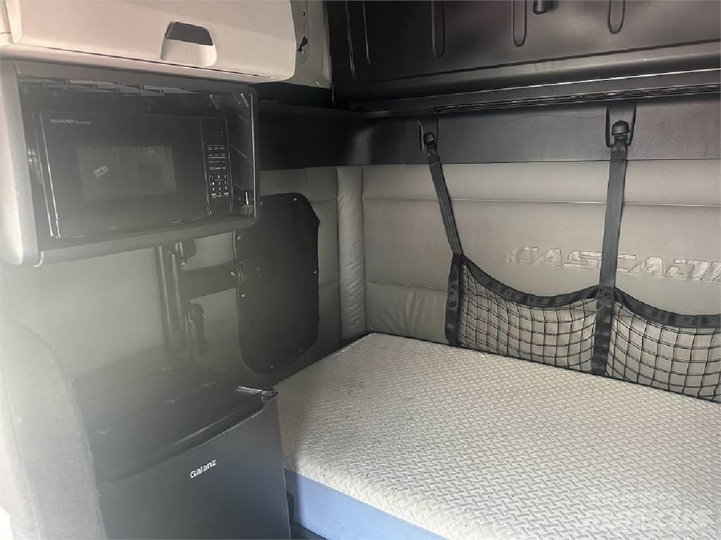 Freightliner CA126 Conventional Trucks / Tractor Trucks