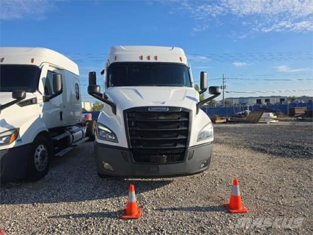 Freightliner CAS116 Conventional Trucks / Tractor Trucks