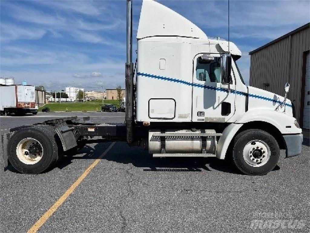 Freightliner CL112 Conventional Trucks / Tractor Trucks