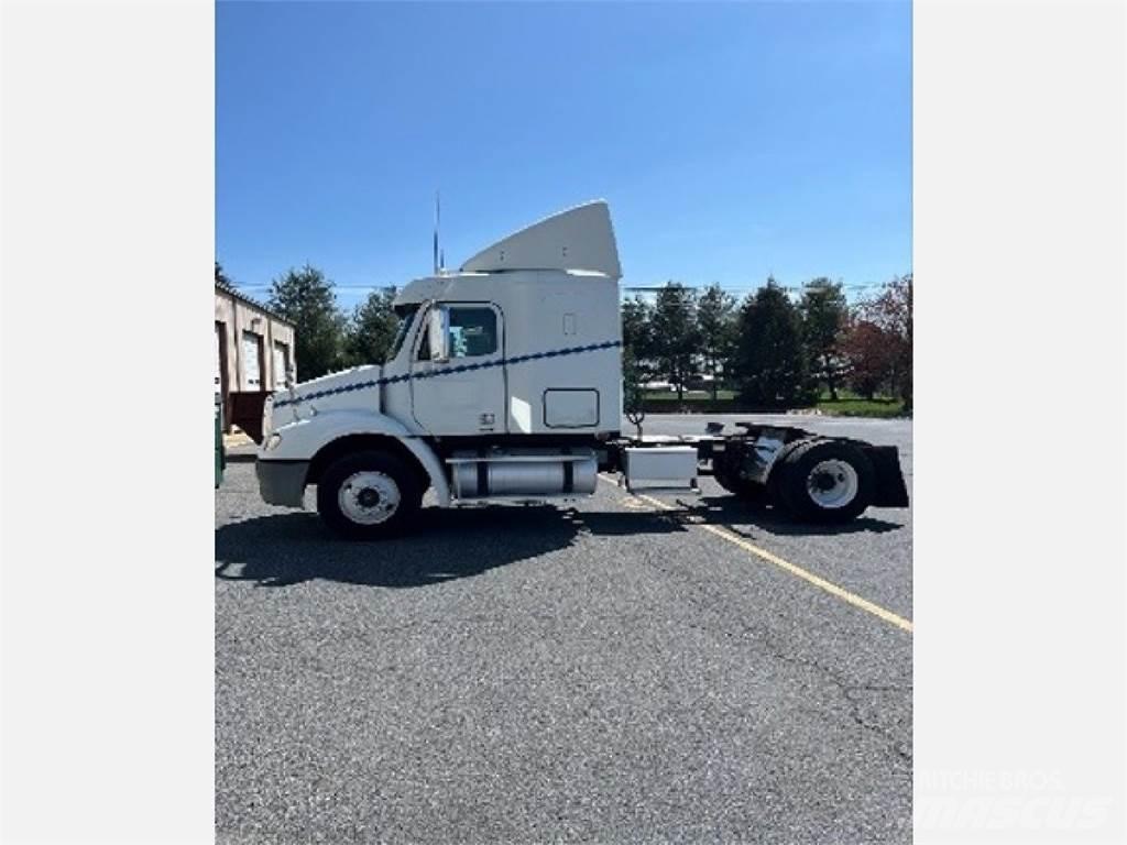 Freightliner CL112G Conventional Trucks / Tractor Trucks