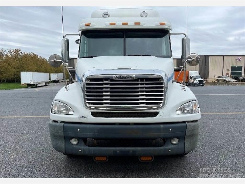 Freightliner CL112G Conventional Trucks / Tractor Trucks