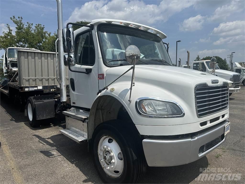 Freightliner M2 106 Conventional Trucks / Tractor Trucks