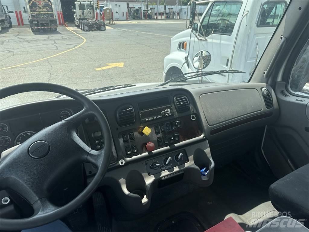 Freightliner M2 106 Conventional Trucks / Tractor Trucks