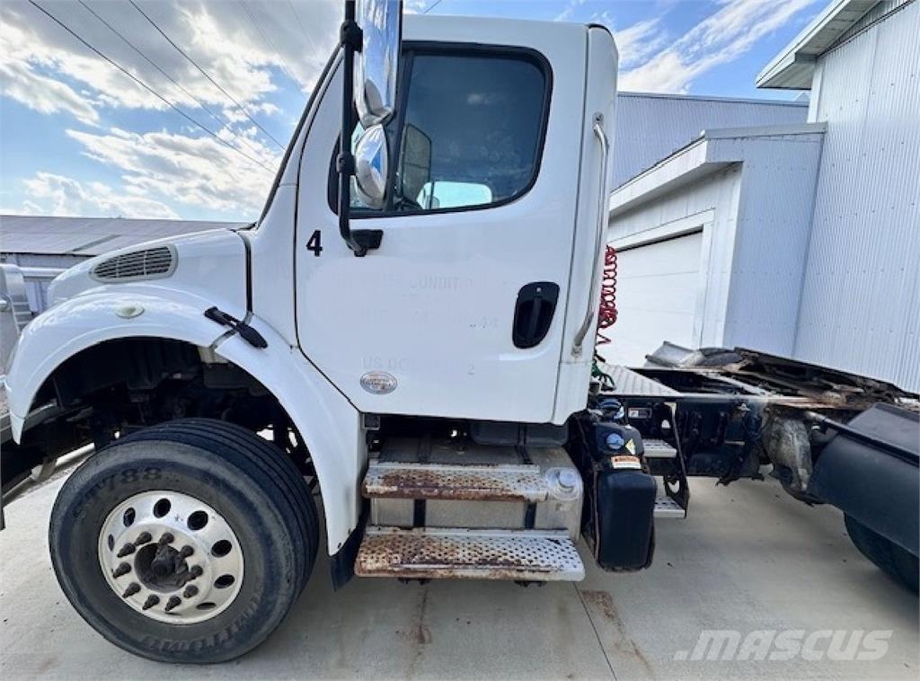 Freightliner M2 106 Conventional Trucks / Tractor Trucks