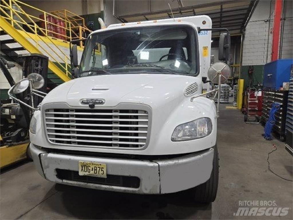 Freightliner M2106 Beverage Trucks