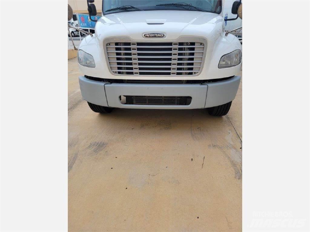 Freightliner M2106 Beverage Trucks
