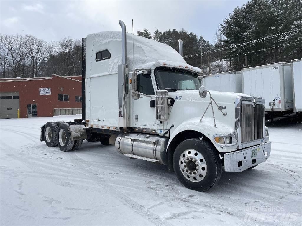 International 9900i Conventional Trucks / Tractor Trucks