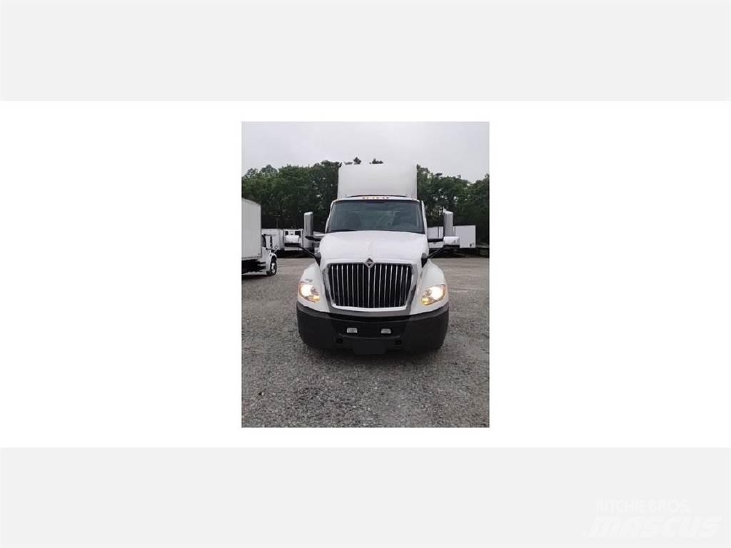 International LT Conventional Trucks / Tractor Trucks
