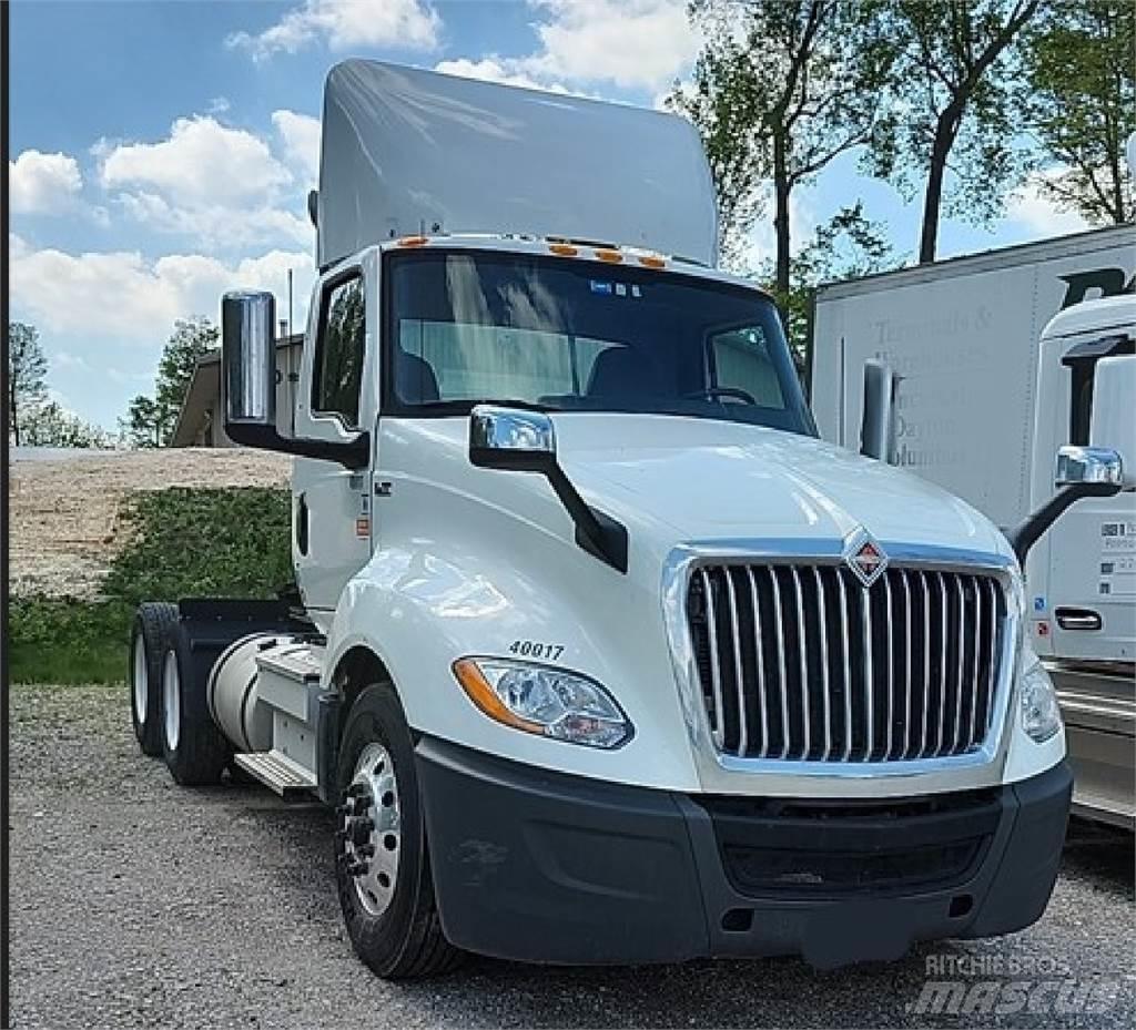 International LT Conventional Trucks / Tractor Trucks