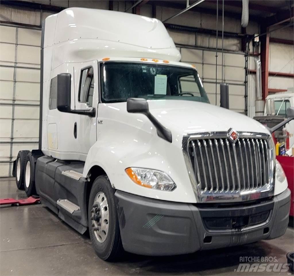 International LT Conventional Trucks / Tractor Trucks