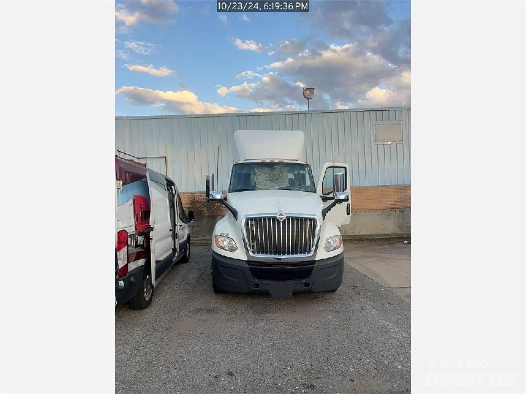 International LT Conventional Trucks / Tractor Trucks