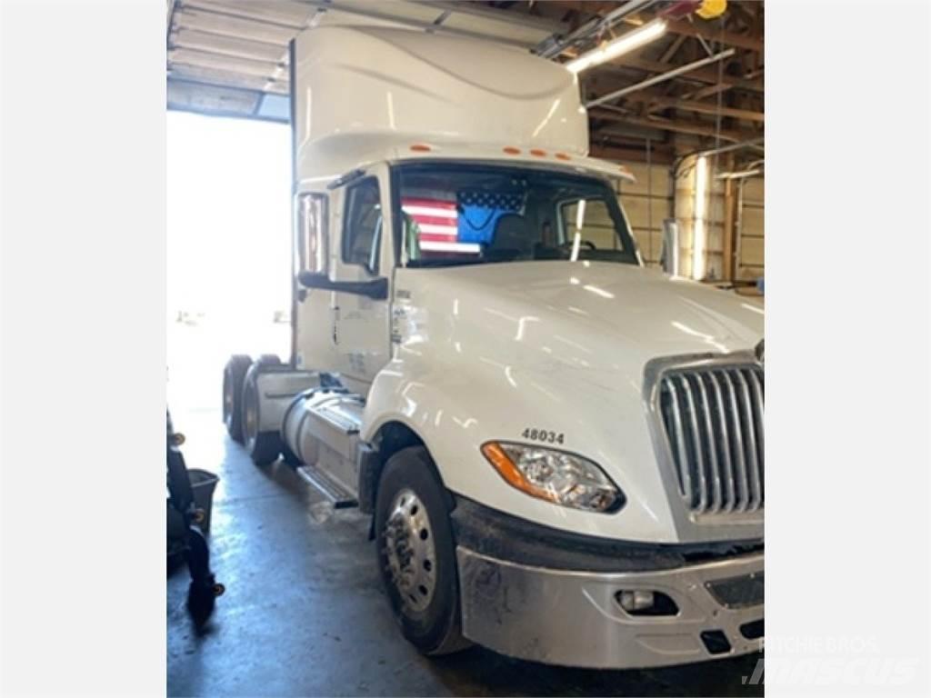 International LT Conventional Trucks / Tractor Trucks