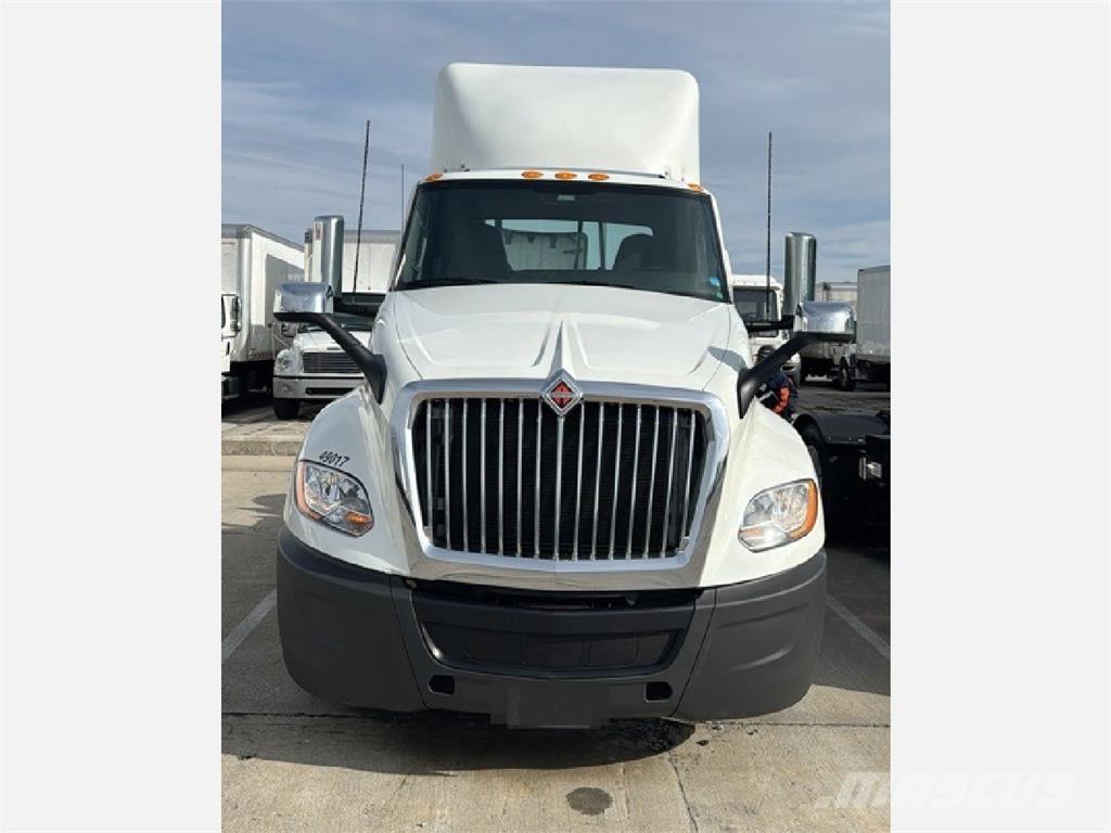 International LT Conventional Trucks / Tractor Trucks