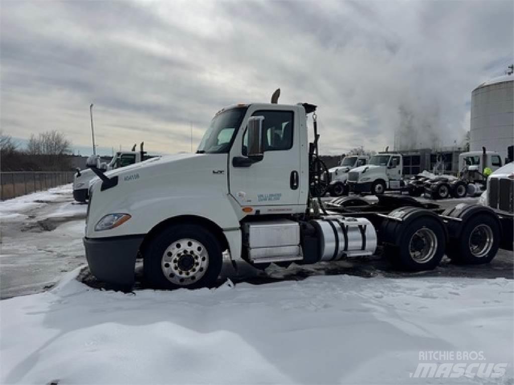 International LT625 Conventional Trucks / Tractor Trucks
