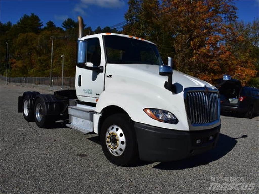 International LT625 Conventional Trucks / Tractor Trucks