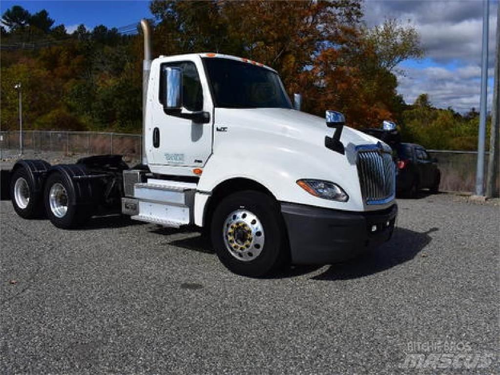 International LT625 Conventional Trucks / Tractor Trucks