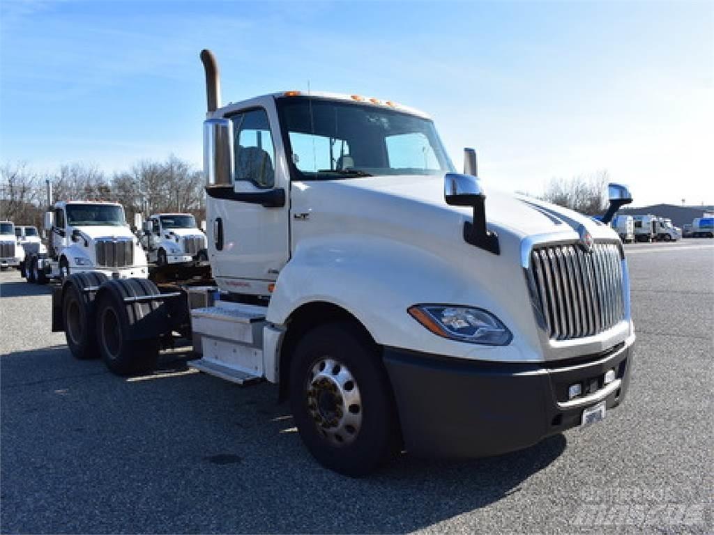 International LT625 Conventional Trucks / Tractor Trucks