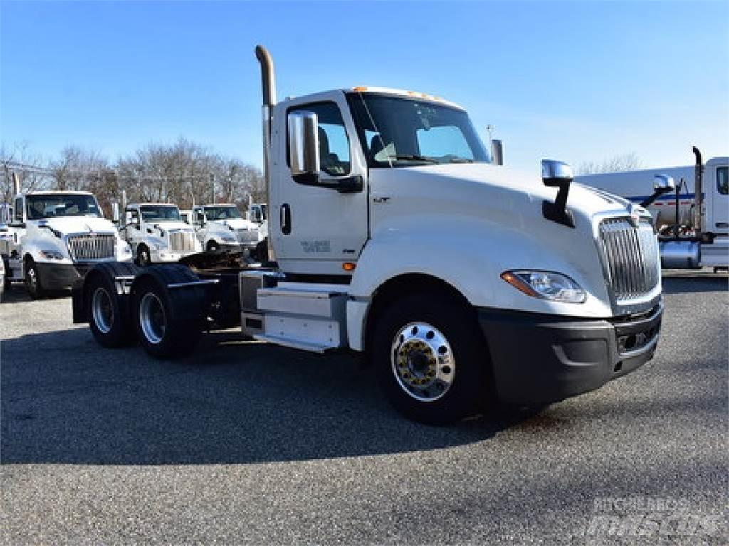 International LT625 Conventional Trucks / Tractor Trucks