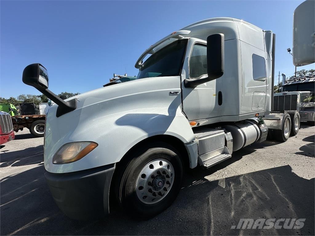International LT625 Conventional Trucks / Tractor Trucks
