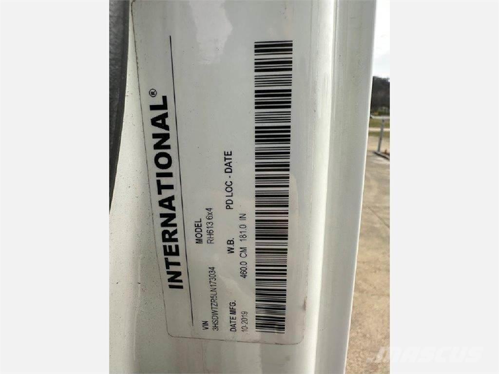 International RH Conventional Trucks / Tractor Trucks