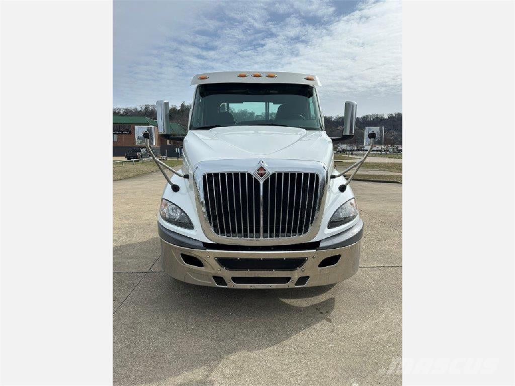 International RH Conventional Trucks / Tractor Trucks