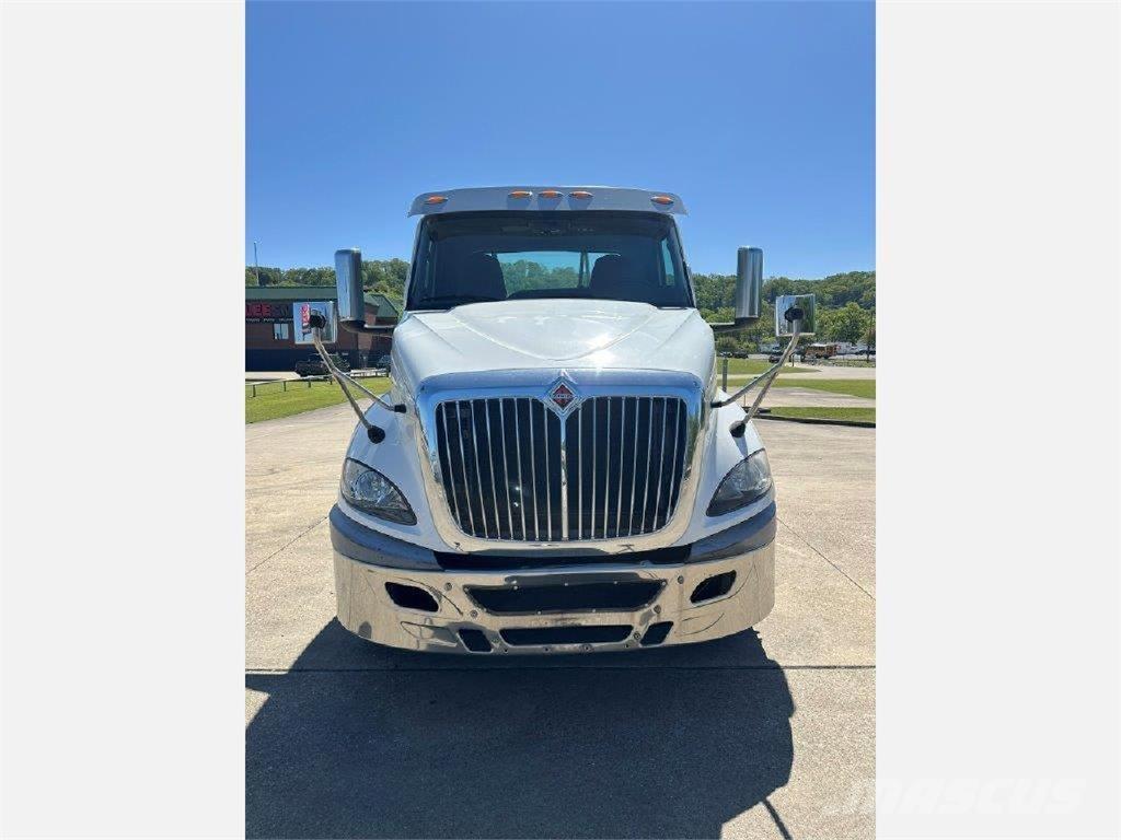 International RH Conventional Trucks / Tractor Trucks