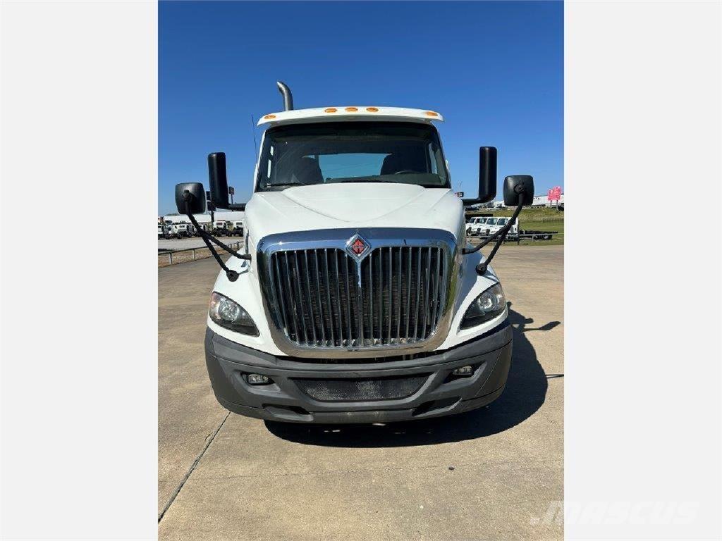 International RH Conventional Trucks / Tractor Trucks