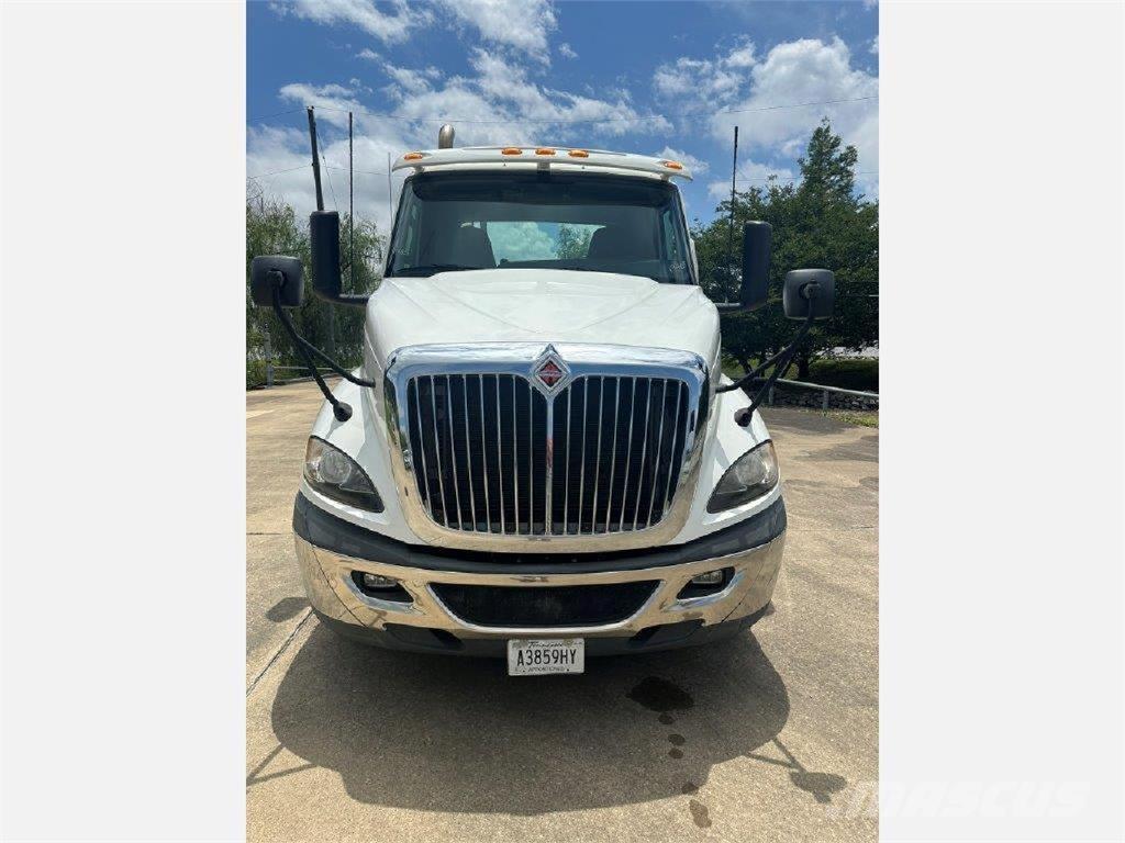 International RH Conventional Trucks / Tractor Trucks