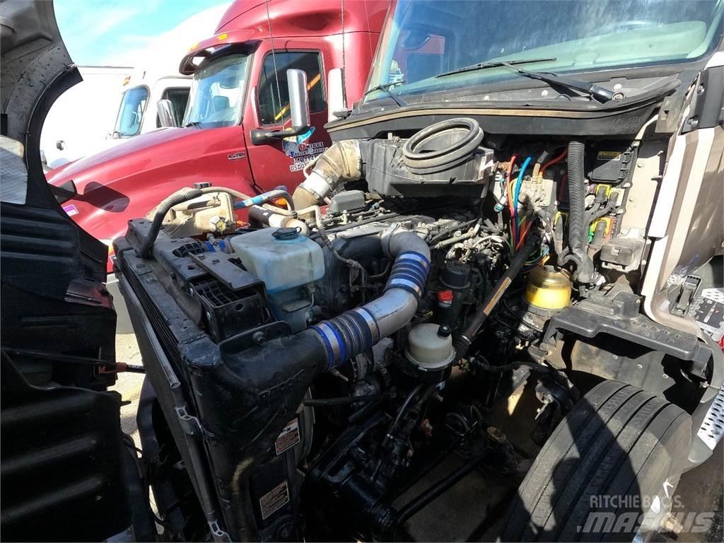 Kenworth T680 Conventional Trucks / Tractor Trucks