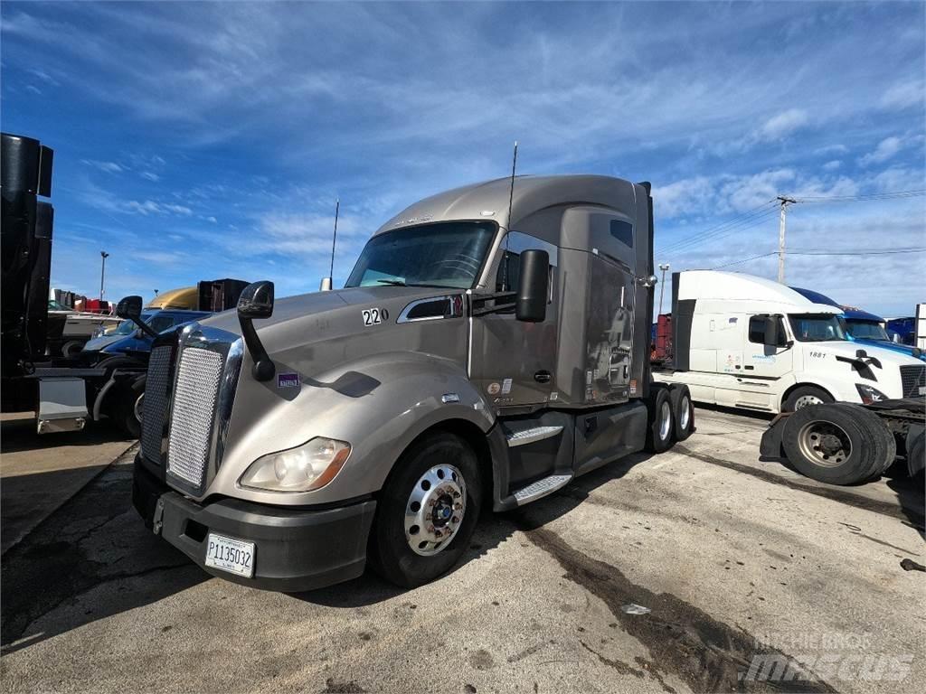 Kenworth T680 Conventional Trucks / Tractor Trucks