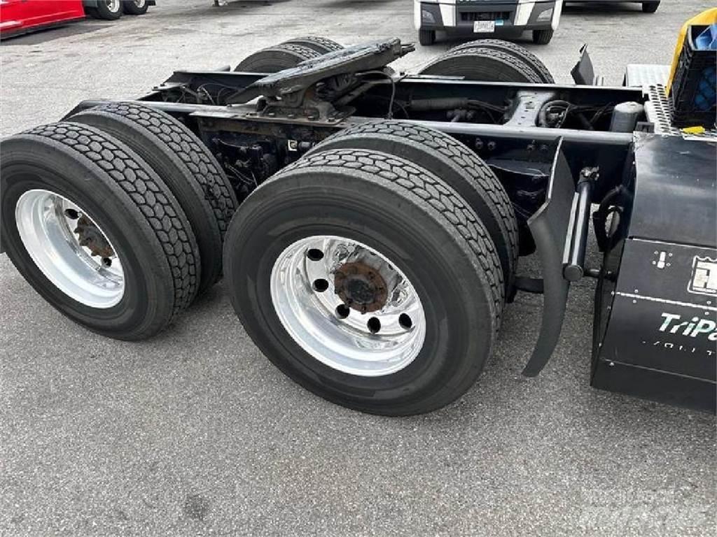 Kenworth T680 Conventional Trucks / Tractor Trucks