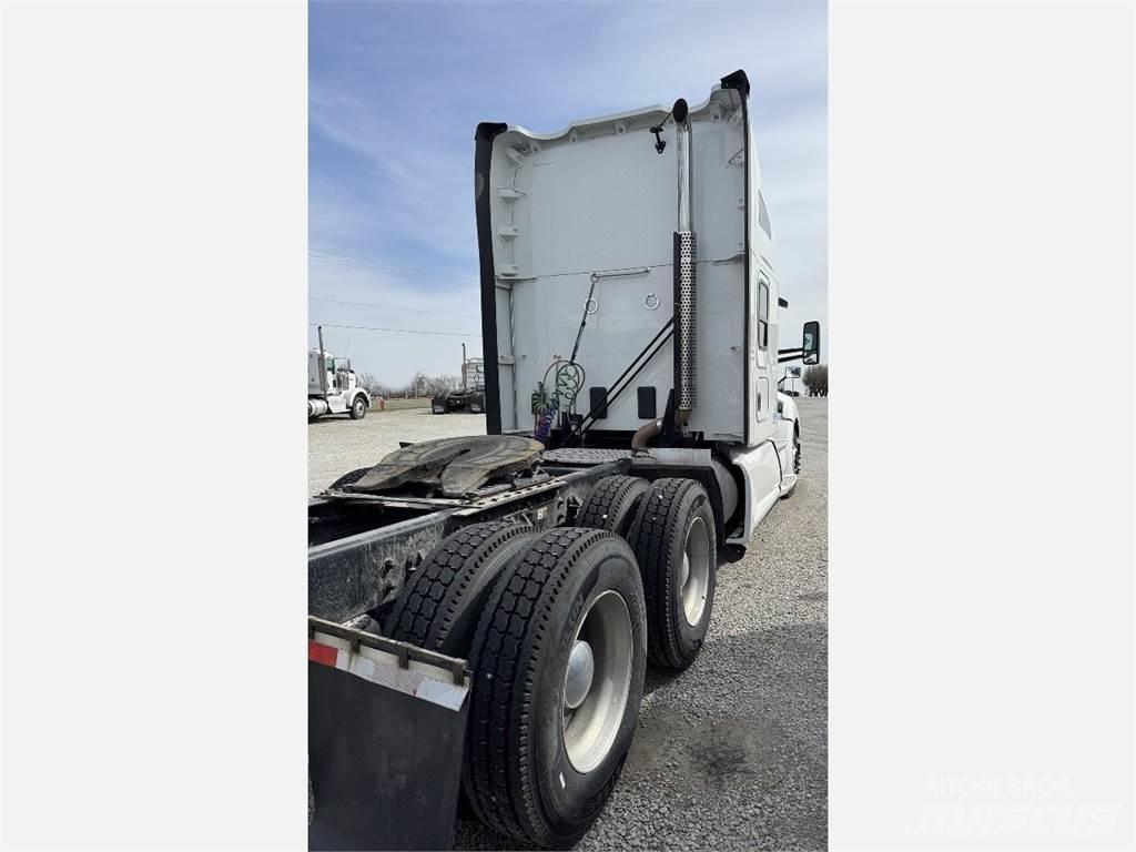 Kenworth T680 Conventional Trucks / Tractor Trucks