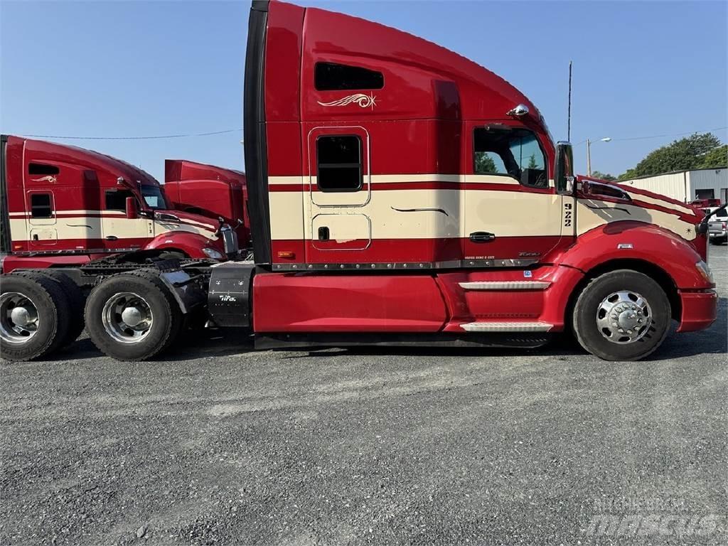Kenworth T680 Conventional Trucks / Tractor Trucks