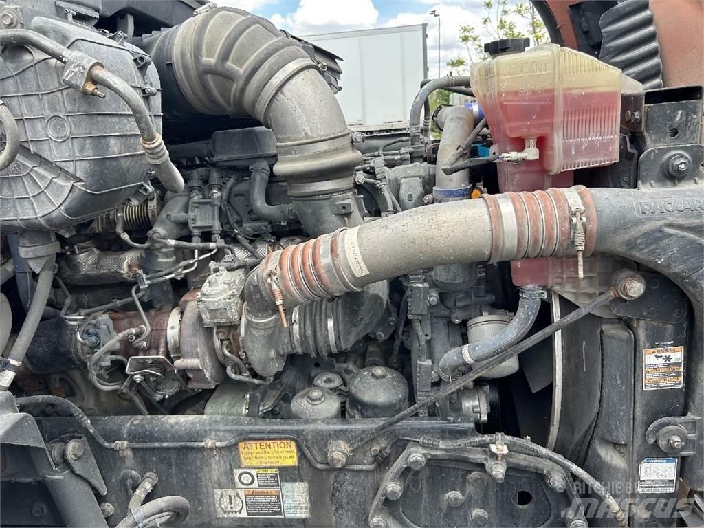 Kenworth T680 Conventional Trucks / Tractor Trucks