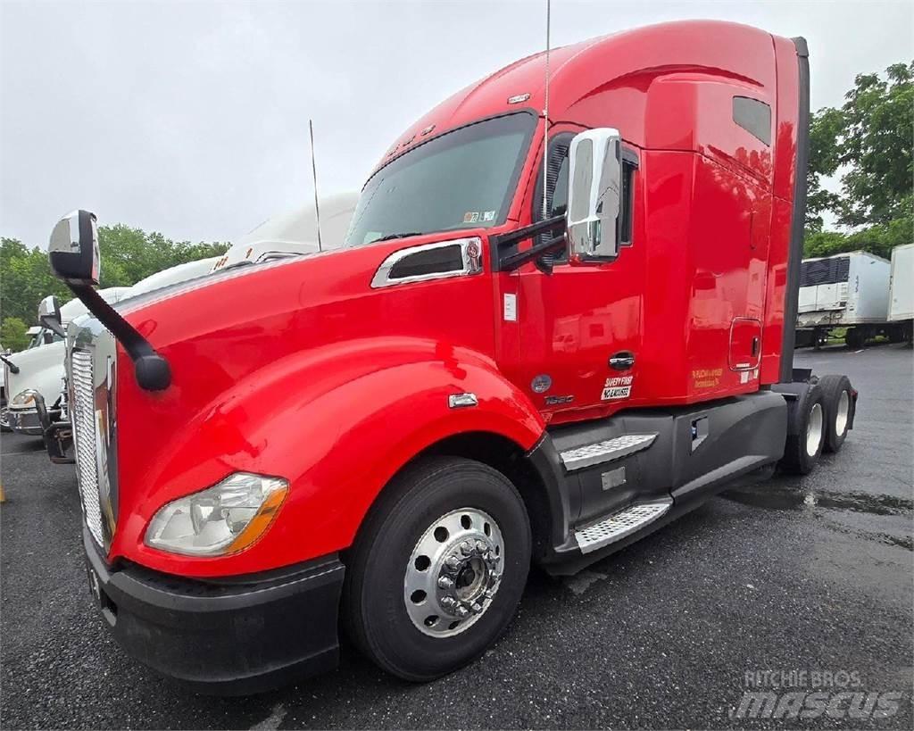 Kenworth T680 Conventional Trucks / Tractor Trucks