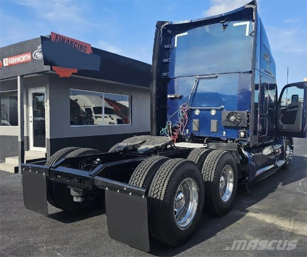 Kenworth T680 Conventional Trucks / Tractor Trucks