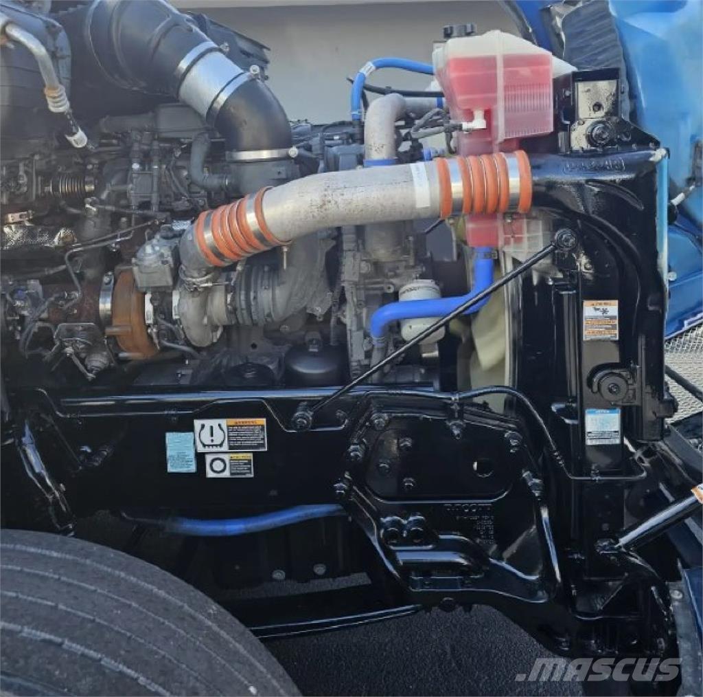 Kenworth T680 Conventional Trucks / Tractor Trucks