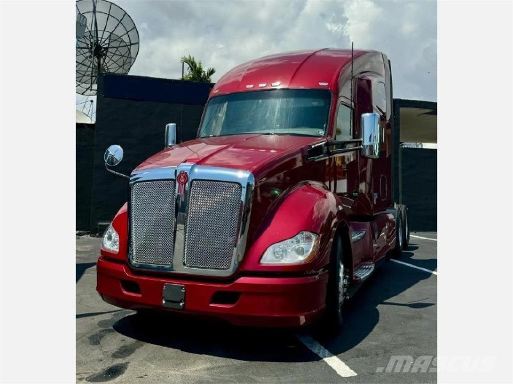 Kenworth T680 Conventional Trucks / Tractor Trucks