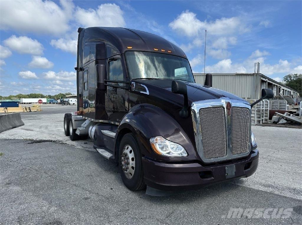 Kenworth T680 Conventional Trucks / Tractor Trucks