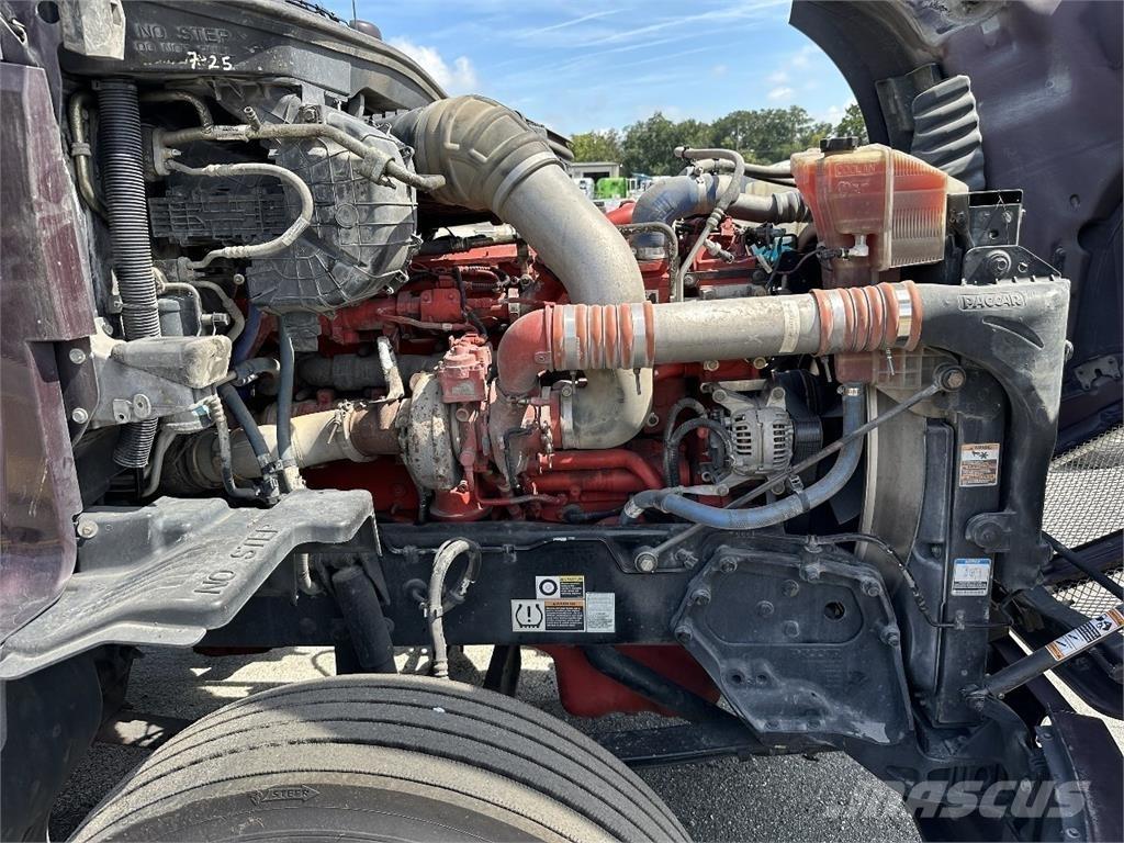 Kenworth T680 Conventional Trucks / Tractor Trucks
