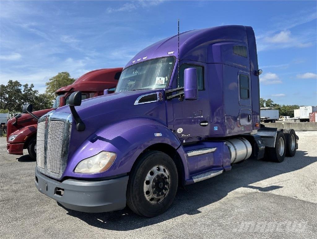 Kenworth T680 Conventional Trucks / Tractor Trucks