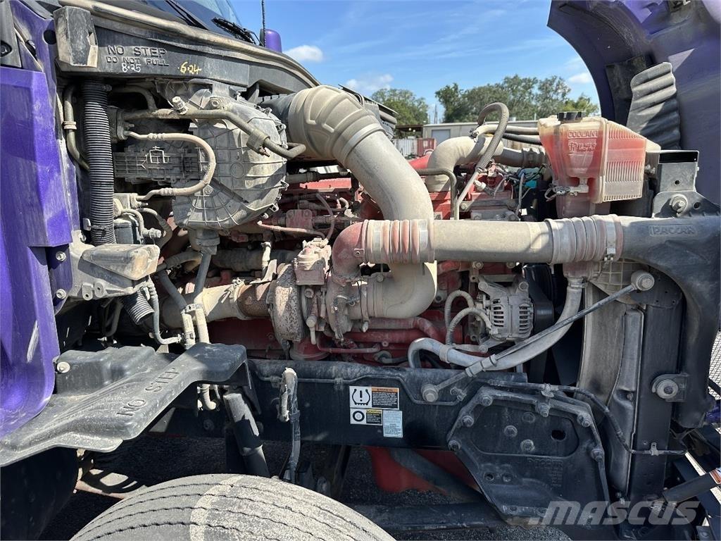 Kenworth T680 Conventional Trucks / Tractor Trucks