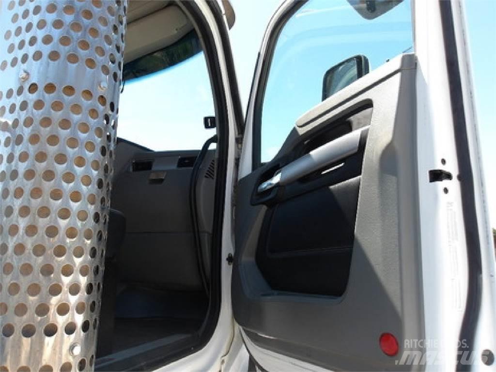 Kenworth T880 Conventional Trucks / Tractor Trucks