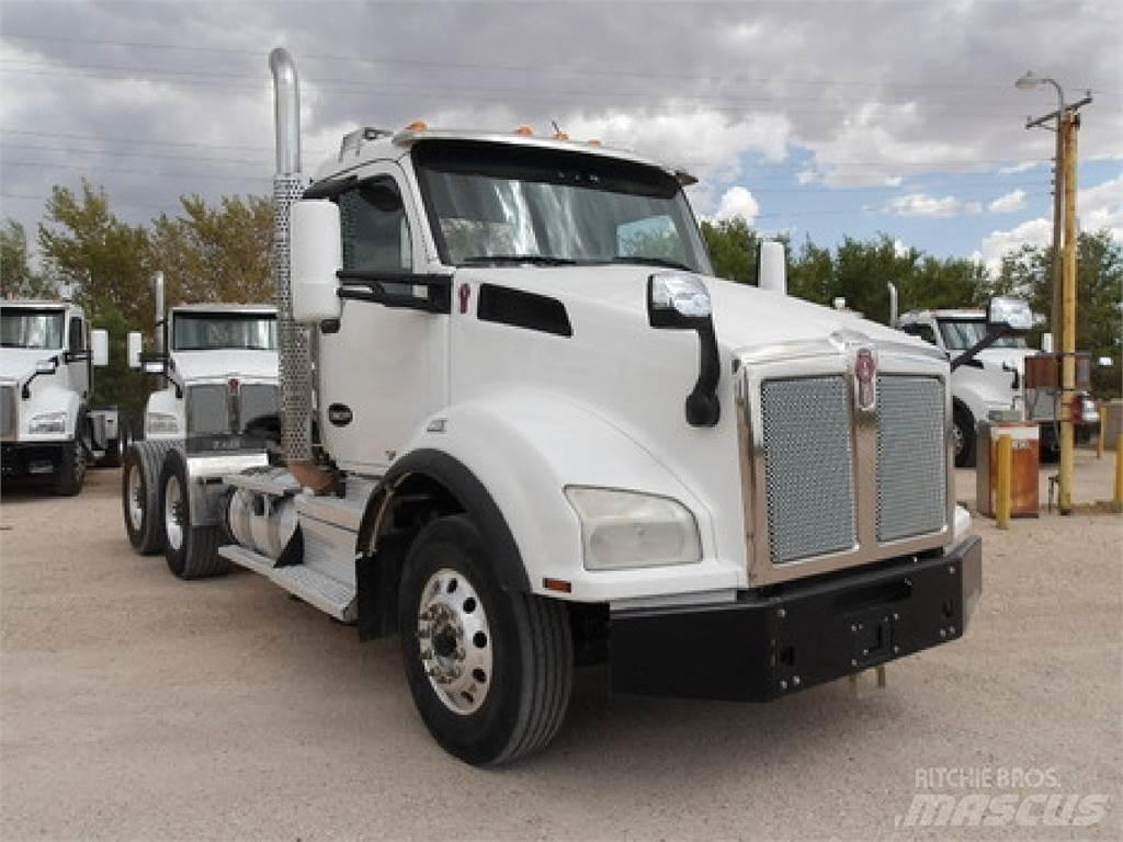 Kenworth T880 Conventional Trucks / Tractor Trucks