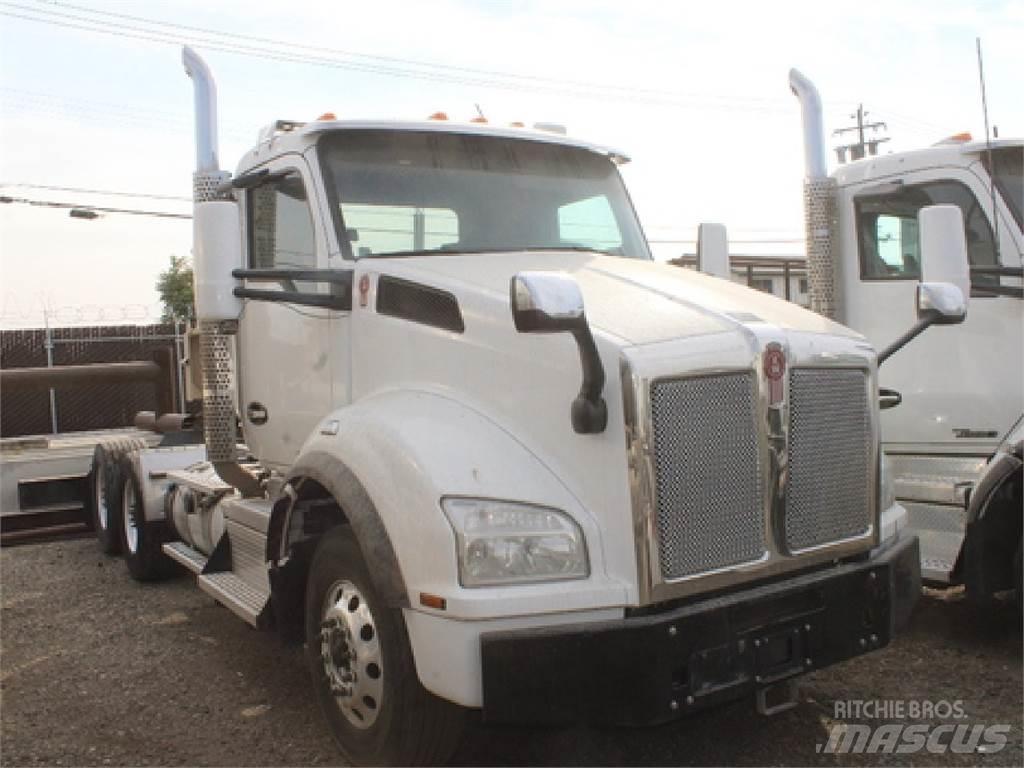 Kenworth T880 Conventional Trucks / Tractor Trucks