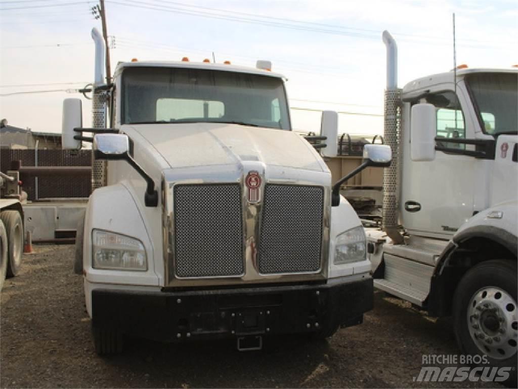 Kenworth T880 Conventional Trucks / Tractor Trucks