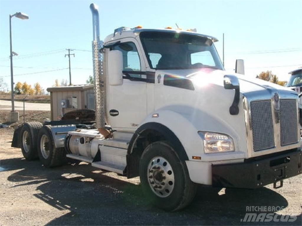 Kenworth T880 Conventional Trucks / Tractor Trucks