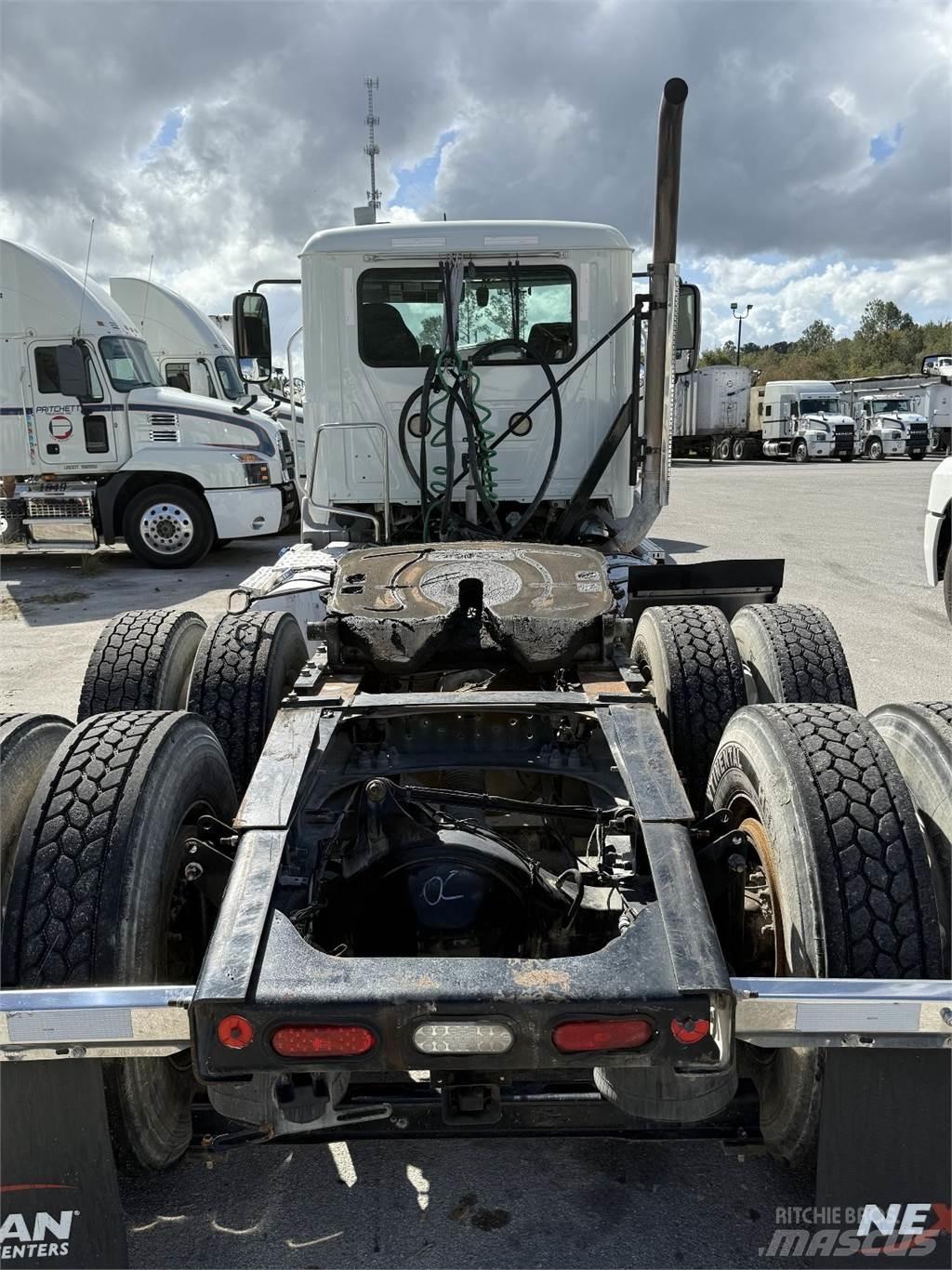 Mack AN64T Conventional Trucks / Tractor Trucks