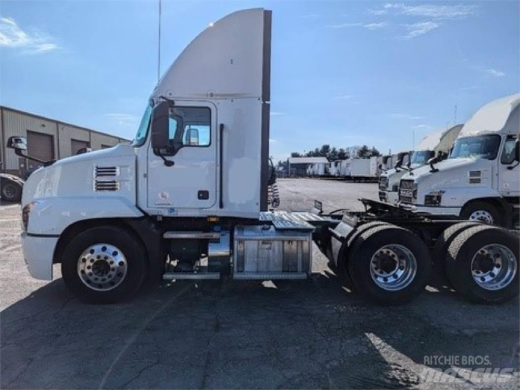 Mack AN64T Conventional Trucks / Tractor Trucks